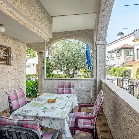 2 Bedroom Amazing In Appartamento Porec